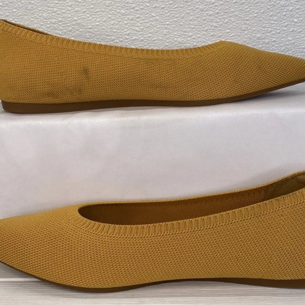 Viavia Women’s Pointed Mary Jane Flats